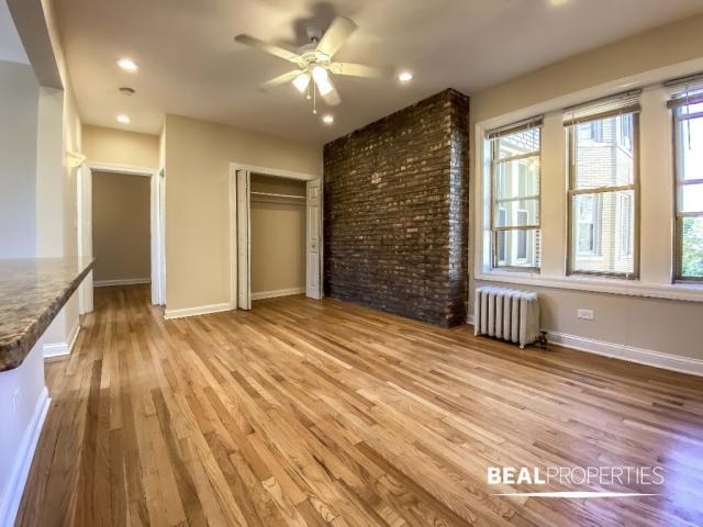 Building Photo - 1 bedroom in CHICAGO IL 60613