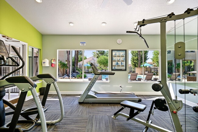 Building Photo - Emerald Pointe