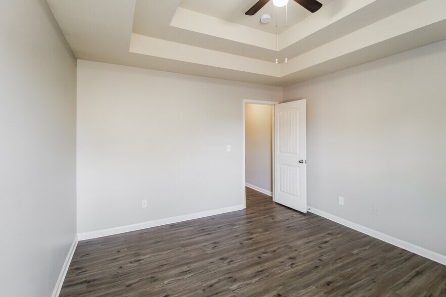 Building Photo - 1214 Heartwood Ave