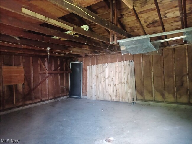Building Photo - 551 Moherman Ave