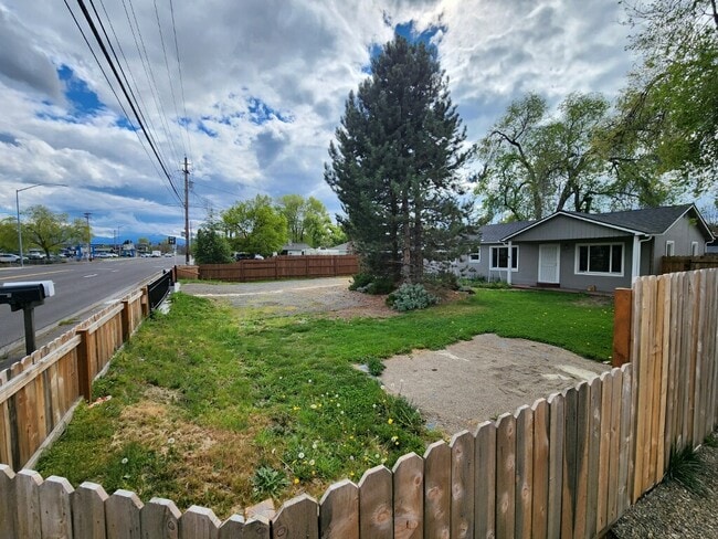 Building Photo - 2411 Crater Lake Ave