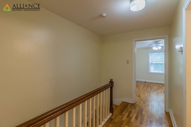 Building Photo - 1734 Laramie St