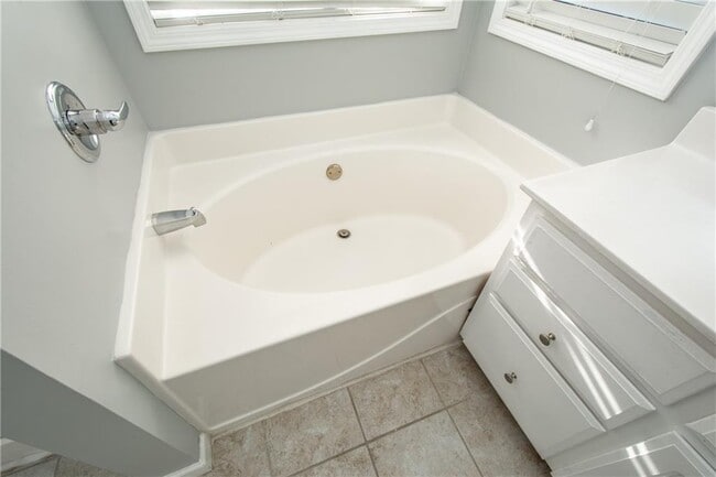 Building Photo - 4927 Planters Way
