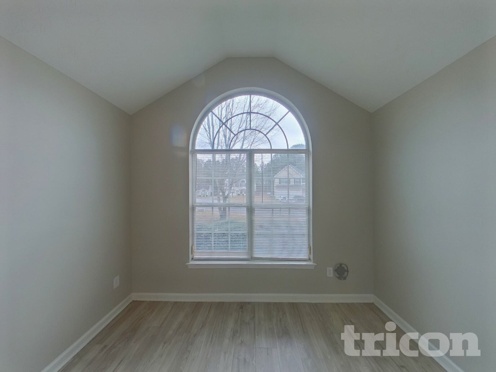 Building Photo - 3250 Diamond Blf