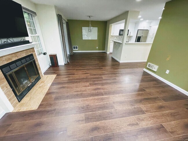 Building Photo - Exquisite Home with 3 Bed and 2.5 Bath in ...