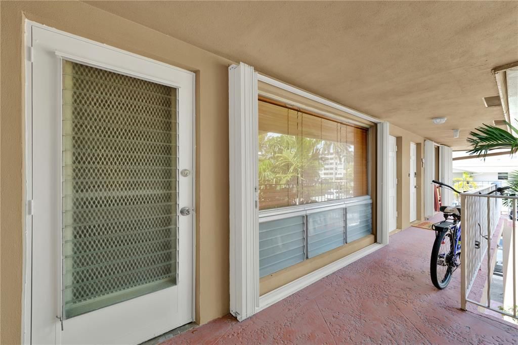 Building Photo - 2864 NE 32nd St