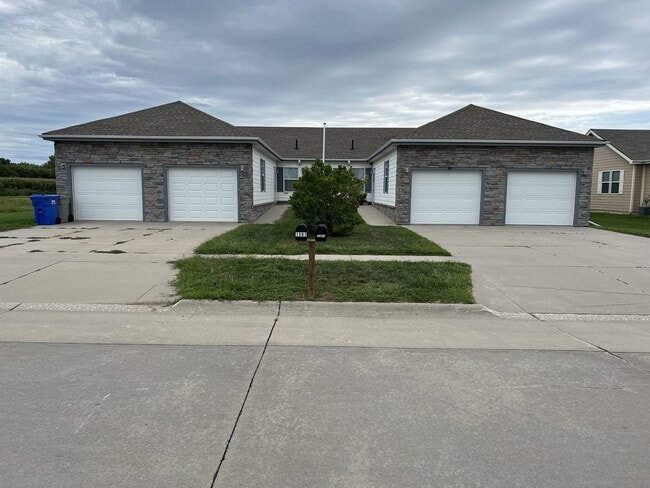 Building Photo - 1301 8th Ave