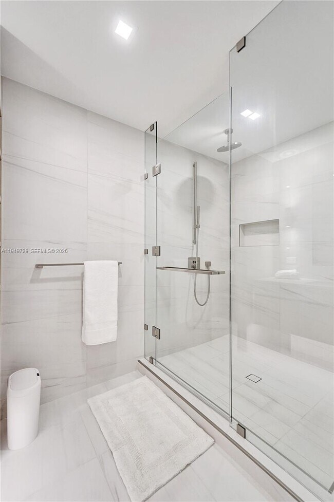 Building Photo - 900 N Ocean Blvd