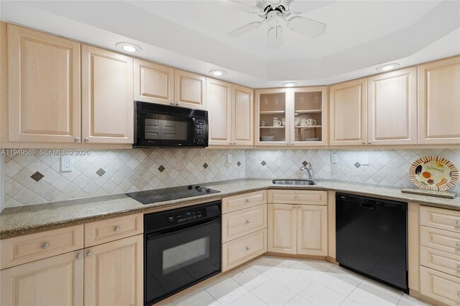 Building Photo - 2100 S Ocean Ln