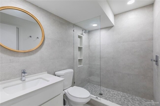 Building Photo - 21 S 5th St