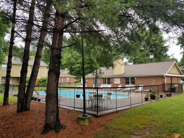Building Photo - 501 Chandler Pl