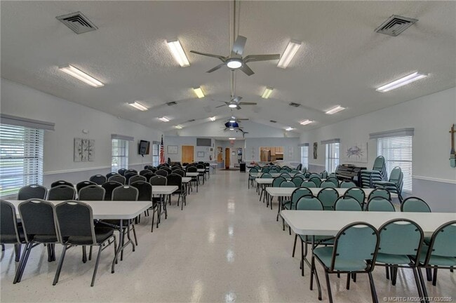 Building Photo - 7073 SE Birchwood Ln