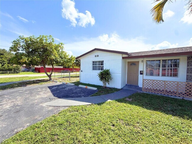 Primary Photo - 1101 NW 55th Ave