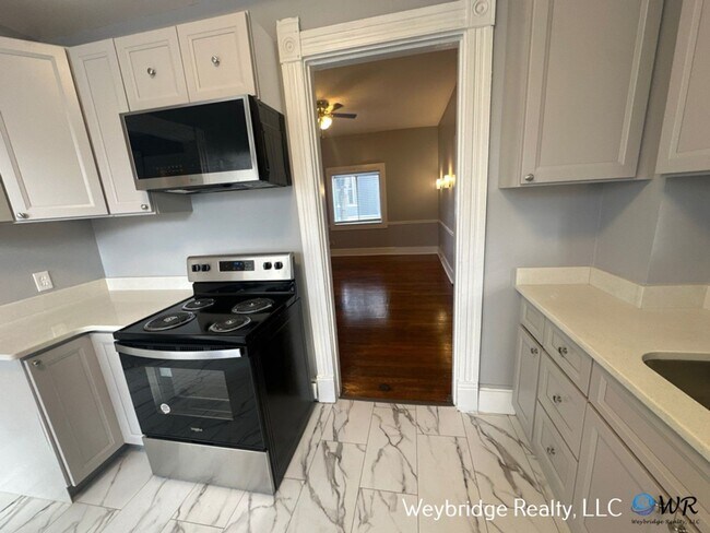 Building Photo - 8402 Curzon Ave