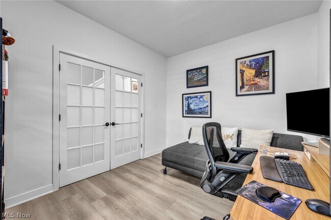 Building Photo - 704 Maple Hollow Ct