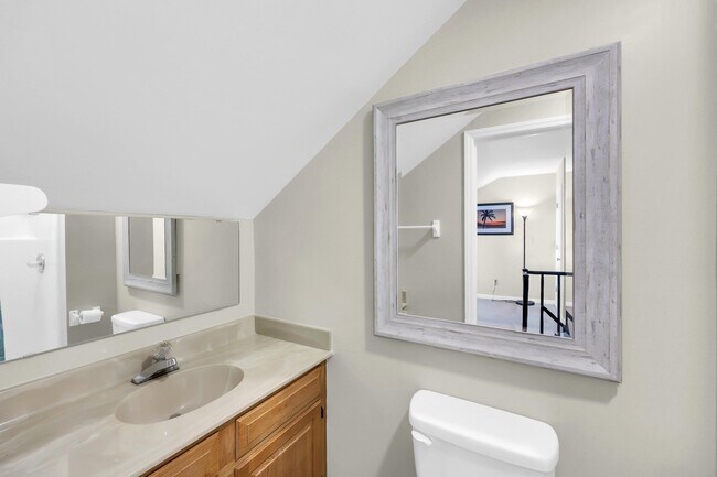 Building Photo - 1203 Erin Way