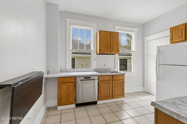 Building Photo - 2527 Forbes St