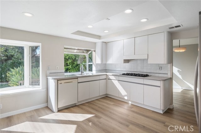 Building Photo - 2 Glorieta E