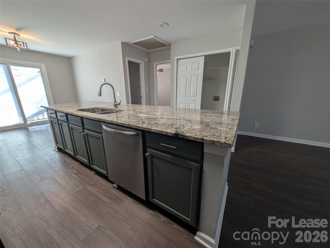 Building Photo - 2831 Mayfair Ave