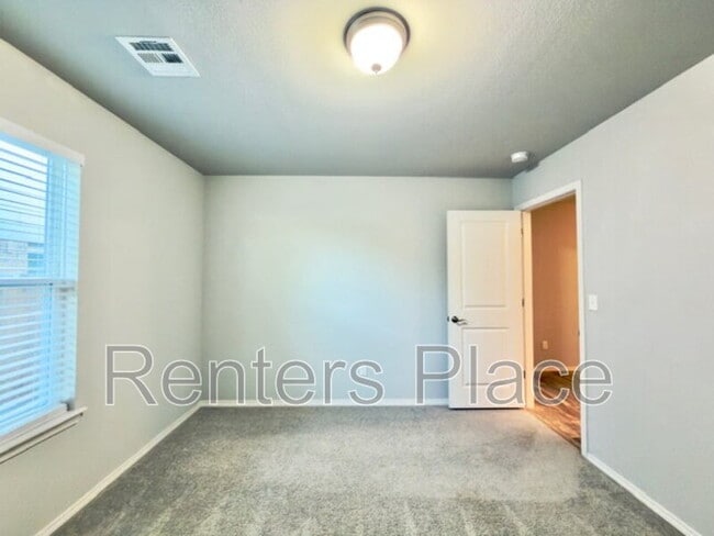 Building Photo - 1402 E New Orleans Pl