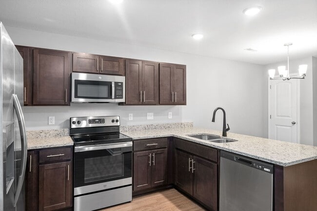 Building Photo - Pet Friendly Two Bedroom!