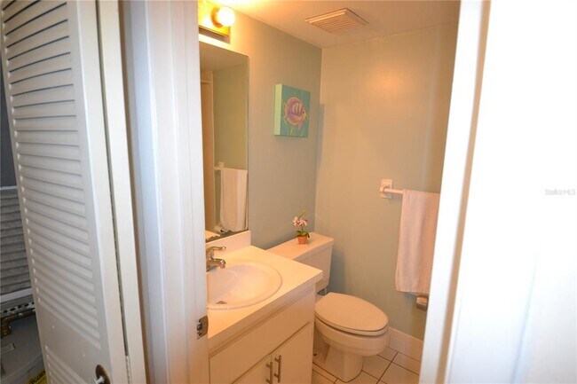 Building Photo - 123 Cypress Ct