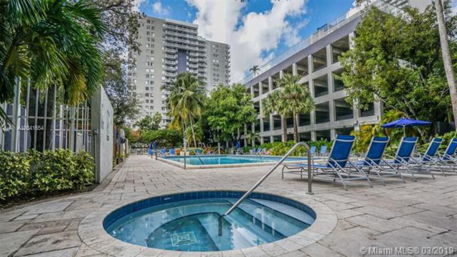 Building Photo - 800 N Miami Ave