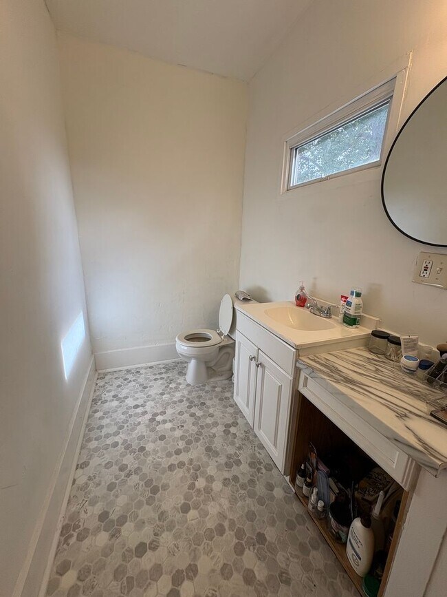 Building Photo - For Rent