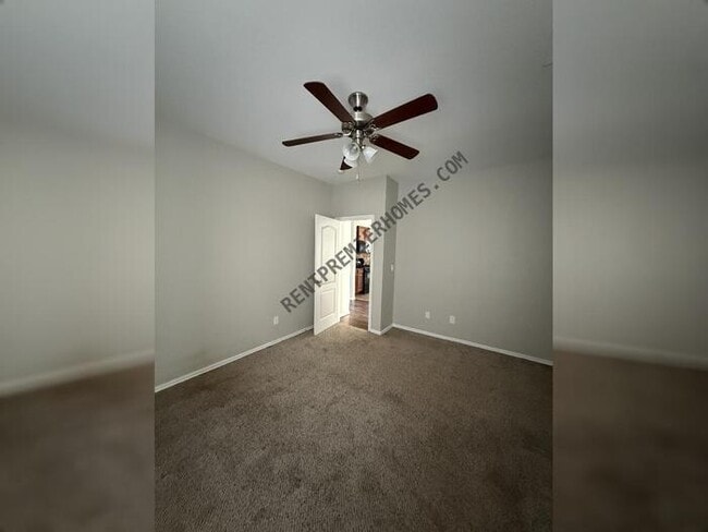 Building Photo - 3116 SE 96th St