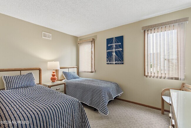 Building Photo - 21 Brown Ave