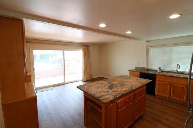 Building Photo - 1050 Pacifica Dr