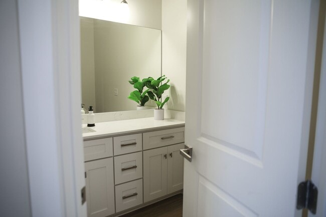 Building Photo - Brand New Single Story Furnished Townhome!