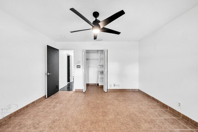 Building Photo - 303 NW 105th Terrace