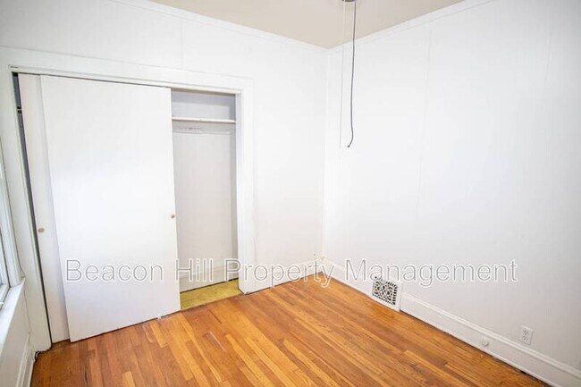 Building Photo - 14015 Idarose Ave
