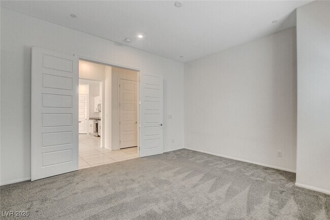 Building Photo - 10924 Chipotle Ave