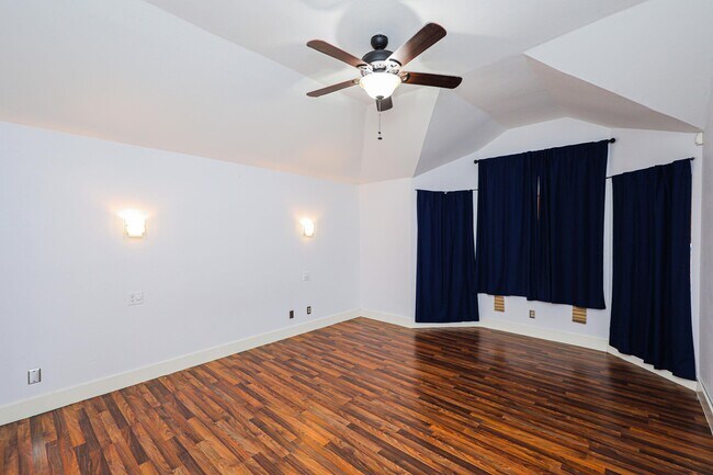 Building Photo - 1222 Longhorn Dr