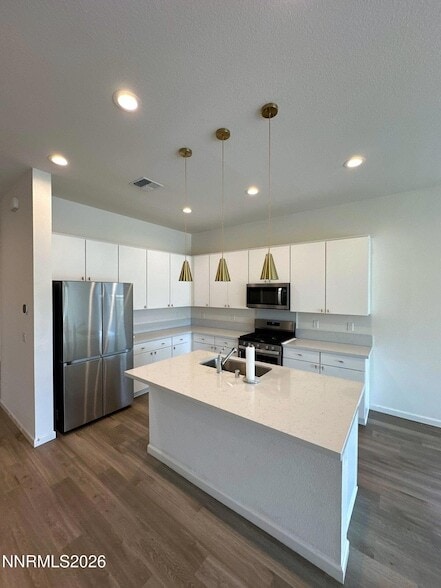 Building Photo - 7860 Hoback Dr