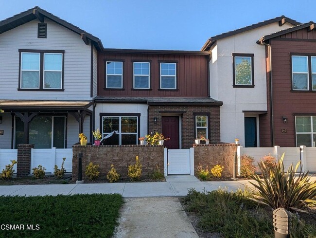 Building Photo - 140 Farmhouse Dr