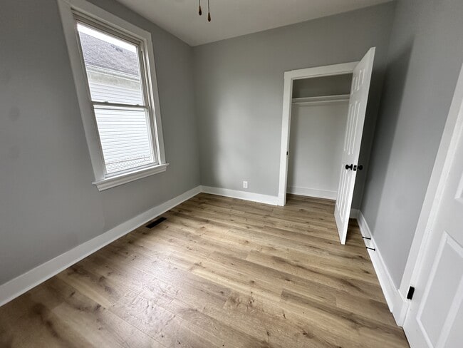 Building Photo - 2309 Elbe Ave