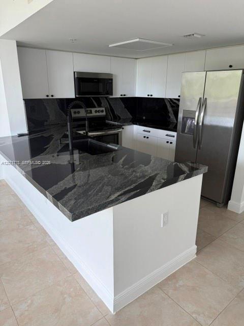 Building Photo - 3000 Coral Wy