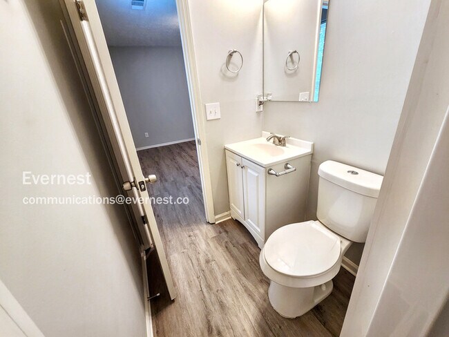 Building Photo - 901 Shiloh Ridge Run NW