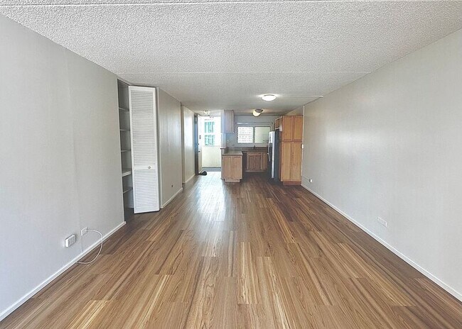 Building Photo - 469 Ena Rd