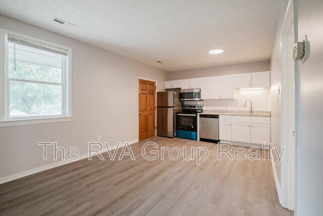 Building Photo - 3807 Woodlawn St