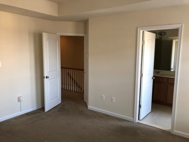 master bedroom - 9814 Smithview Pl