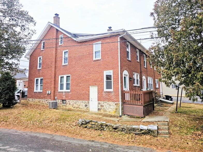 Building Photo - 221 Arch St