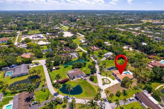 Building Photo - 4700 SW 110th Ave
