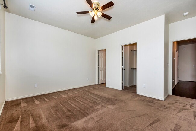Building Photo - 1105 Haworth Dr