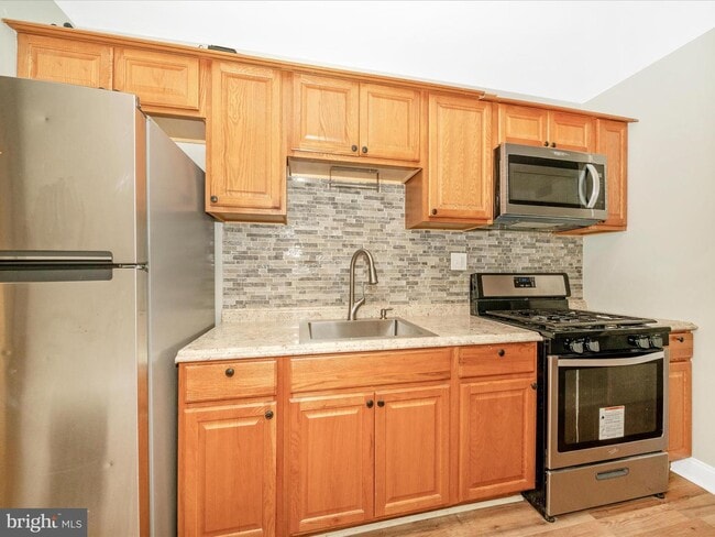 Kitchen - 4215 Dix St NE