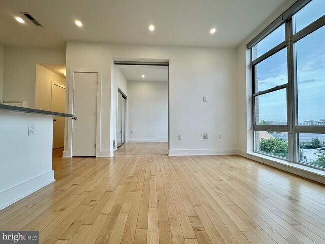 Building Photo - 1616 11th St NW