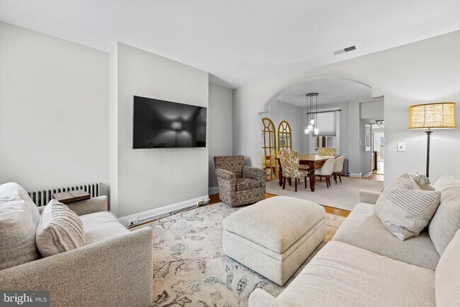 Building Photo - 307 S Exeter St